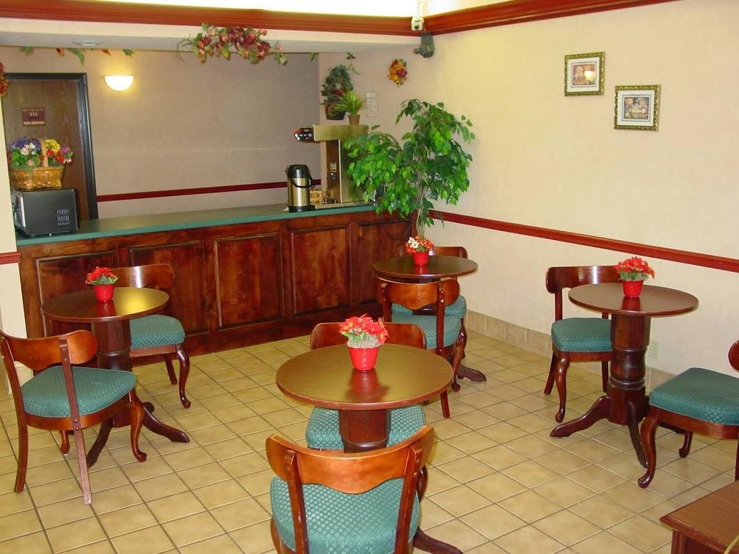 Haven Inn & Suites Монро Екстер'єр фото