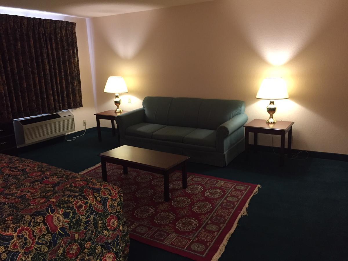 Haven Inn & Suites Монро Екстер'єр фото